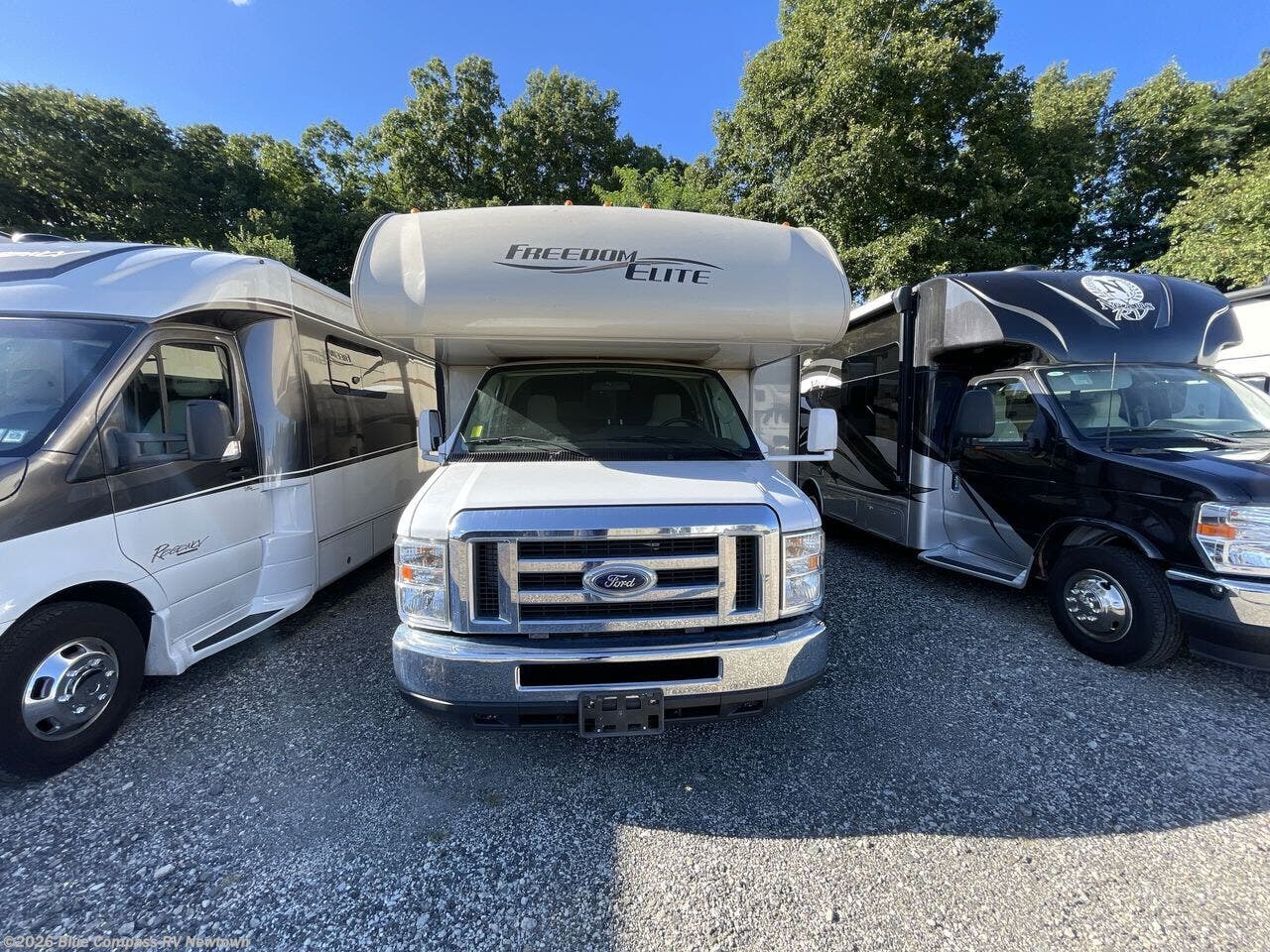 Used 2017 Thor Motor Coach Freedom Elite 29FE available in Newtown, Connecticut