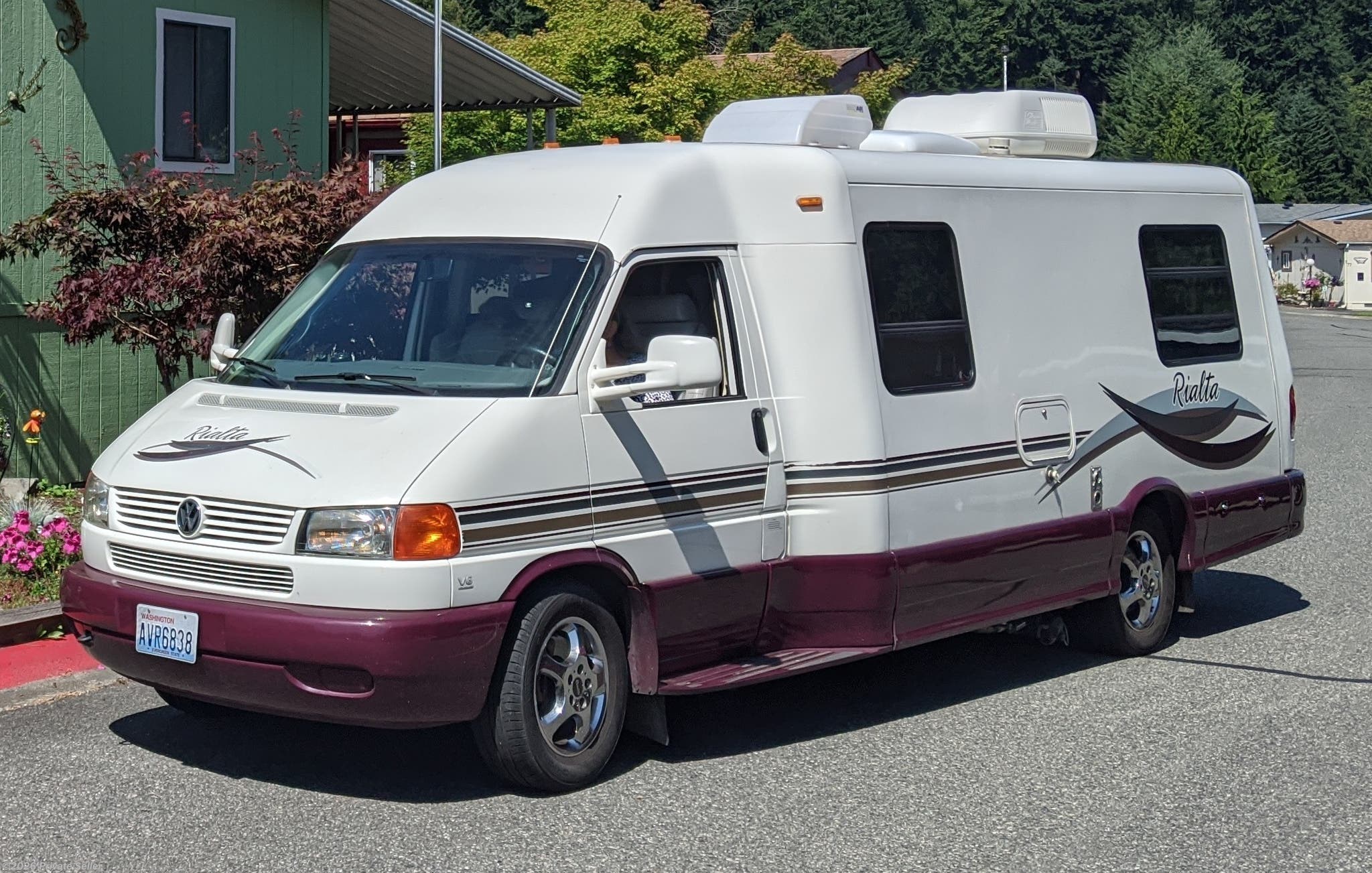 2003 Winnebago Rialta RV222QD RV for Sale in Everett, WA 98203