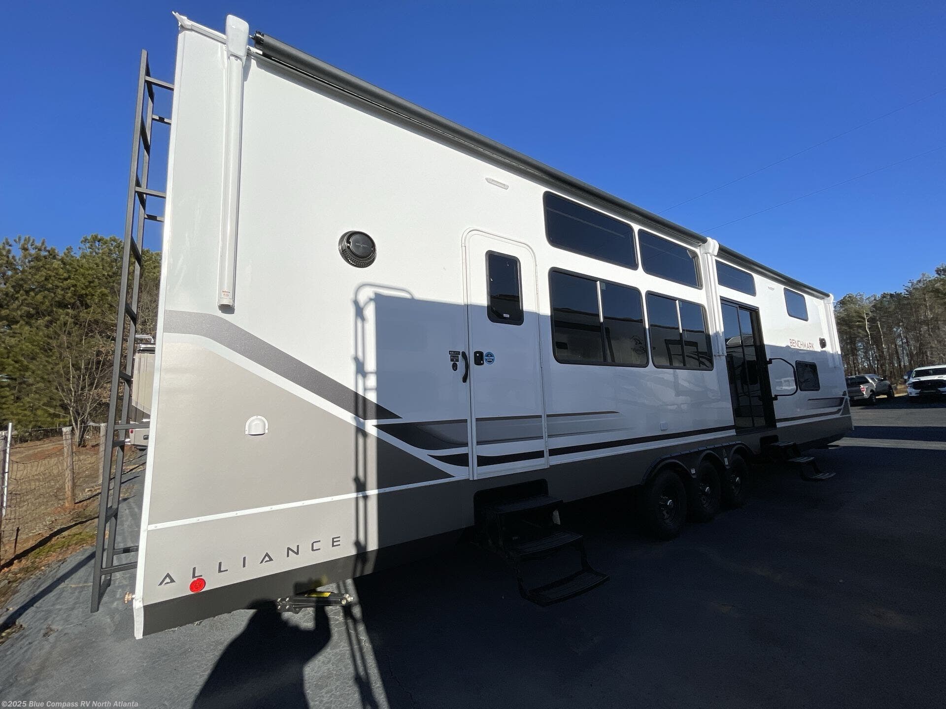 New 2025 Alliance RV Benchmark 44LFT available in Buford, Georgia