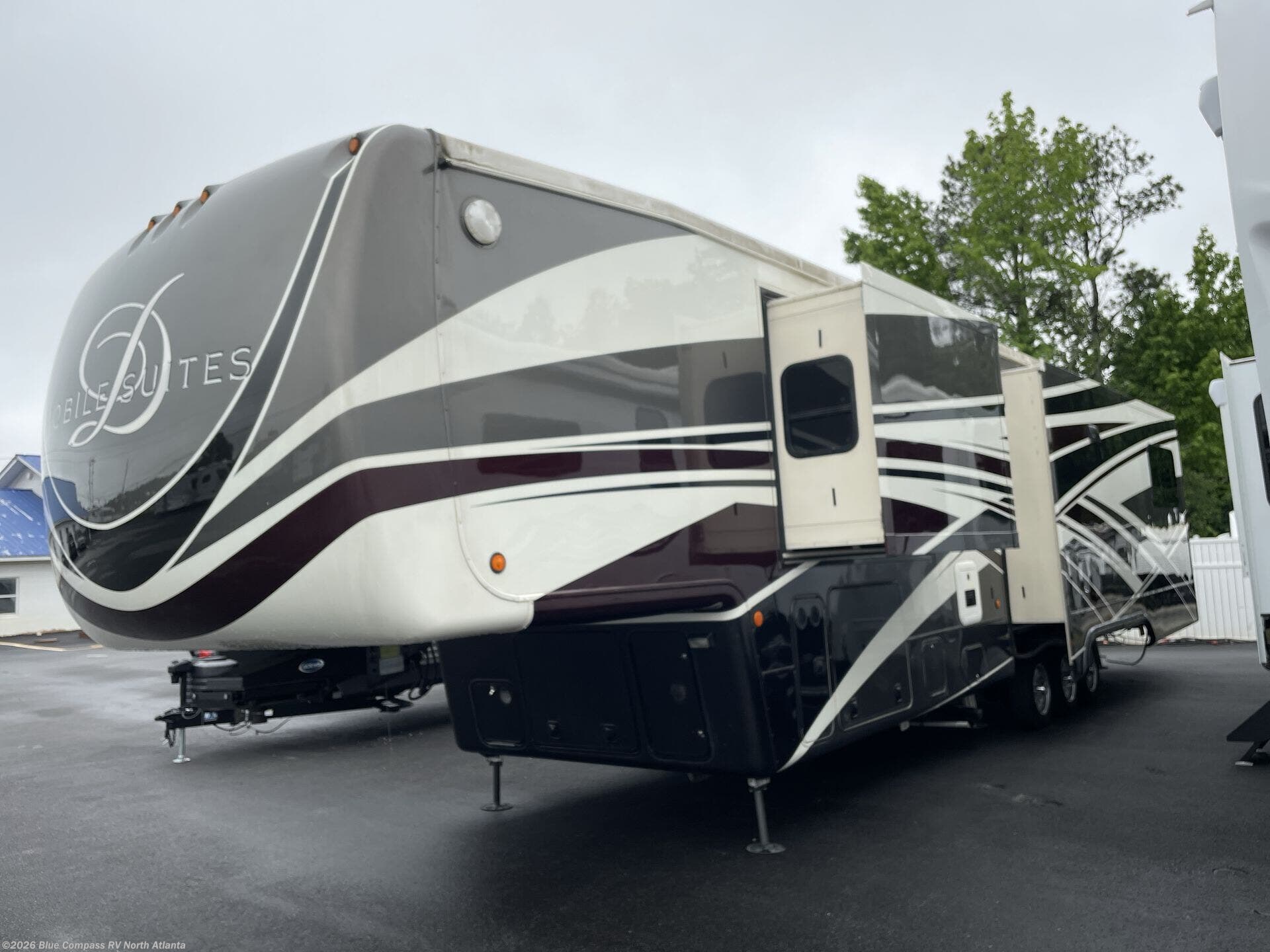 Used 2019 DRV Mobile Suites 44 Sante Fe available in Buford, Georgia