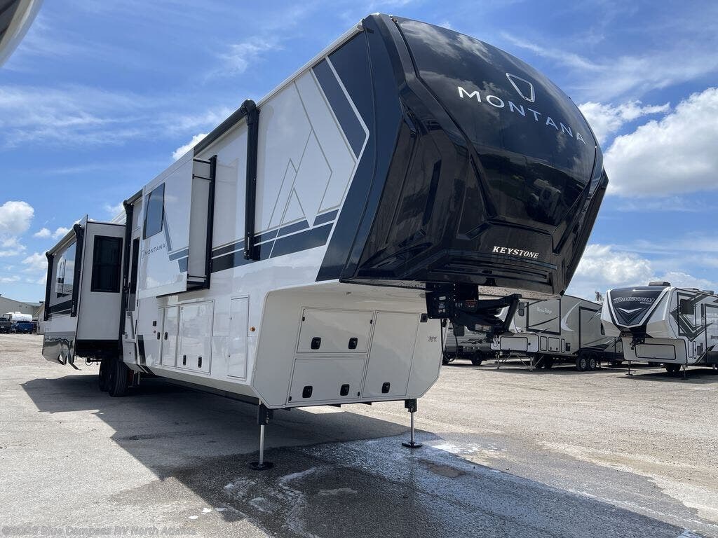 2027 Montana 3900RK by Keystone from Blue Compass RV North Atlanta in Buford, Georgia