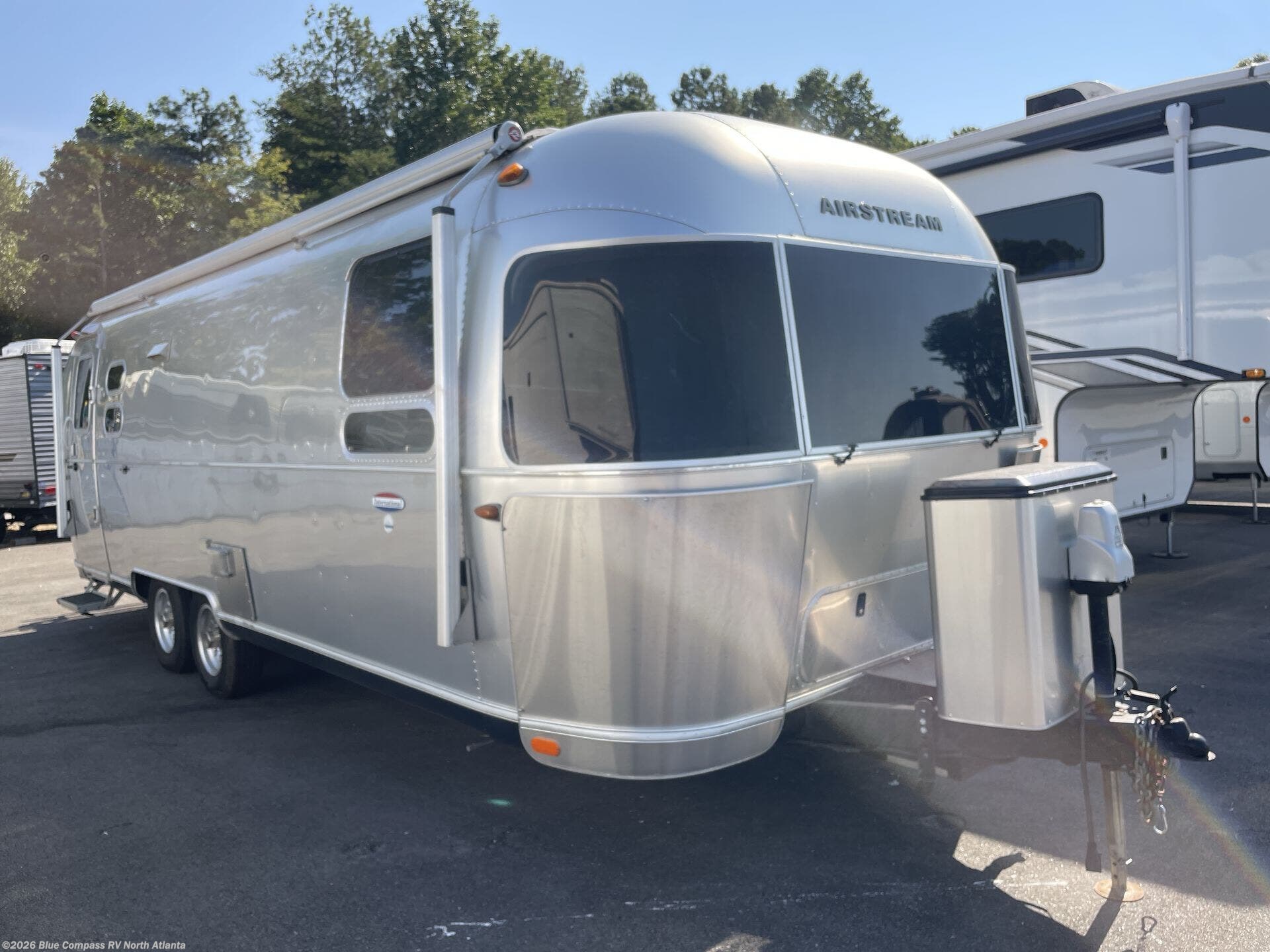 2017 Airstream International Serenity 27FB - Used Travel Trailer For Sale by Blue Compass RV North Atlanta in Buford, Georgia