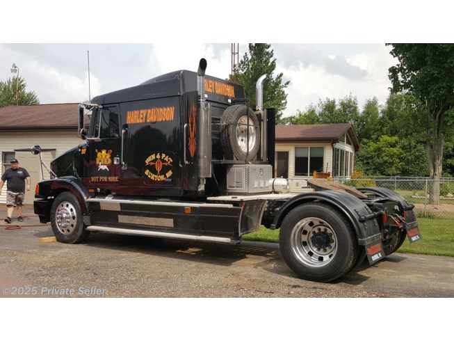 2004 SunnyBrook - Used Toy Hauler For Sale by Ben in Mount Morris, Michigan