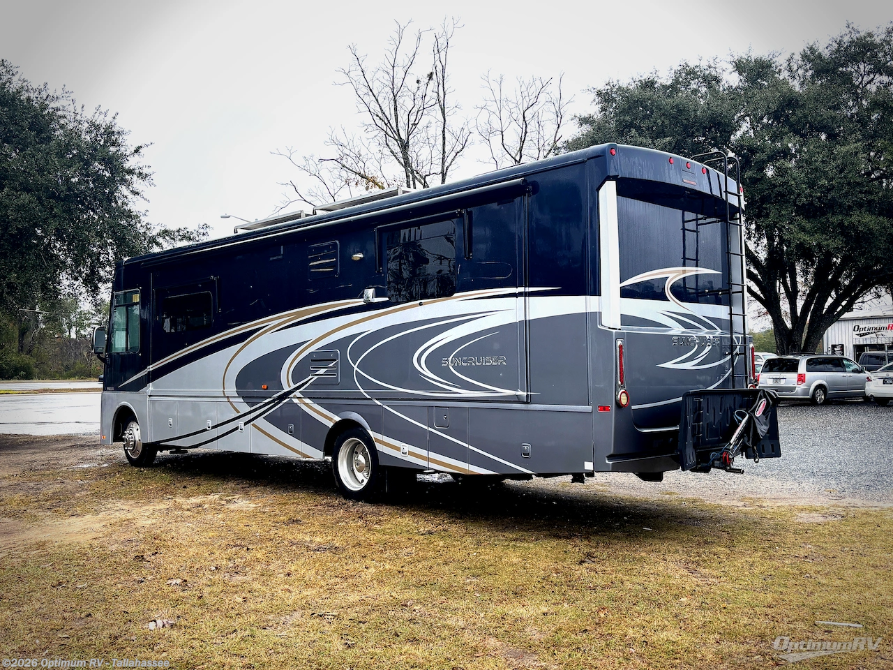 2016 Adventurer 35P by Winnebago from Optimum RV - Tallahassee in Tallahassee, Florida