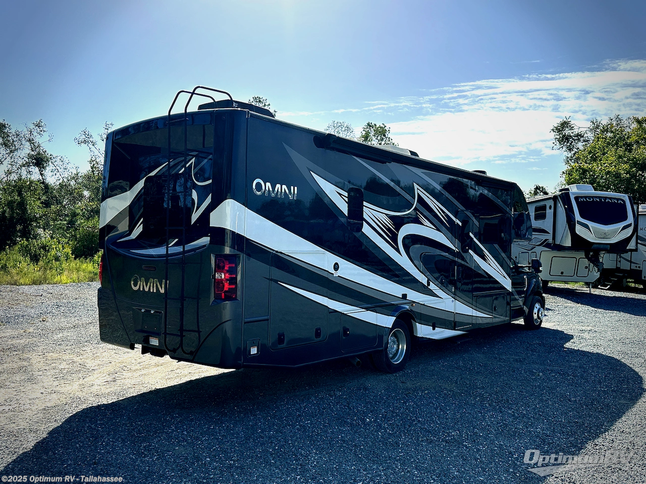 2022 Thor Omni RS36 - Used Class C For Sale by Optimum RV - Tallahassee in Tallahassee, Florida features Slideout, Awning