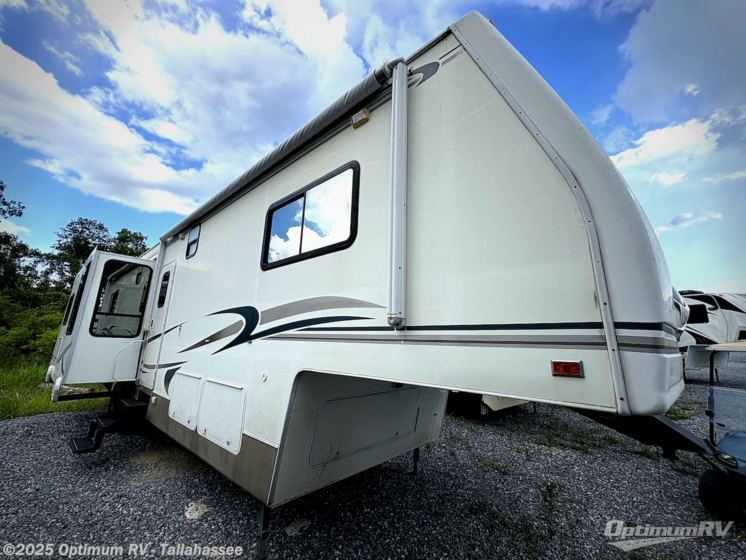 Used 2002 Western RV Alpenlite Villa Series 36RLT available in Tallahassee, Florida