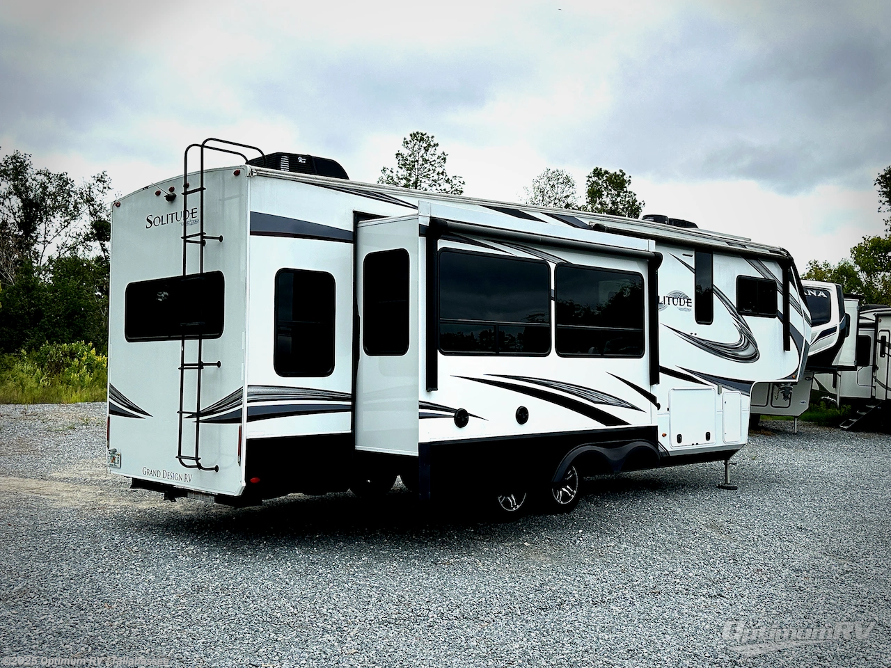 2022 Grand Design Solitude S-Class 2930RL - Used Fifth Wheel For Sale by Optimum RV - Tallahassee in Tallahassee, Florida features Slideout, Awning