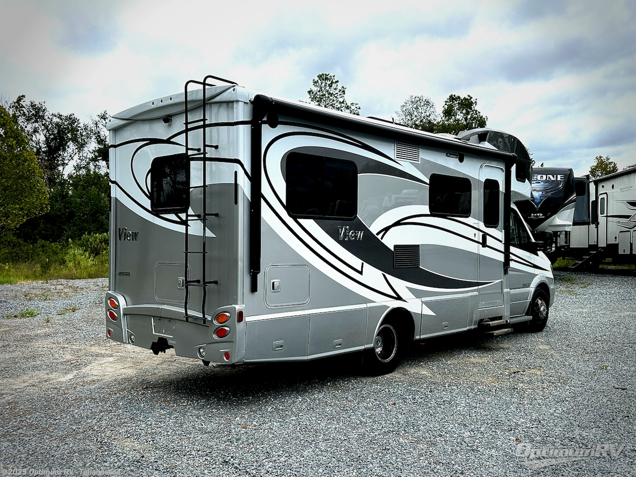 2016 Winnebago View 24V - Used Class C For Sale by Optimum RV - Tallahassee in Tallahassee, Florida features Slideout