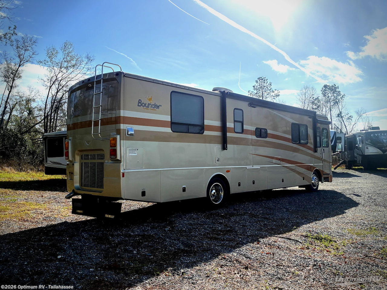 2006 Fleetwood Bounder Diesel 38N - Used Class A For Sale by Optimum RV - Tallahassee in Tallahassee, Florida features Slideout