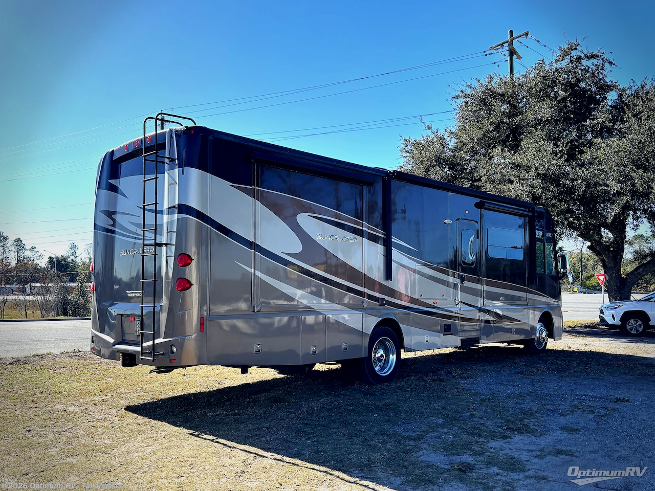 2015 Itasca Suncruiser 35P - Used Class A For Sale by Optimum RV - Tallahassee in Tallahassee, Florida features Slideout