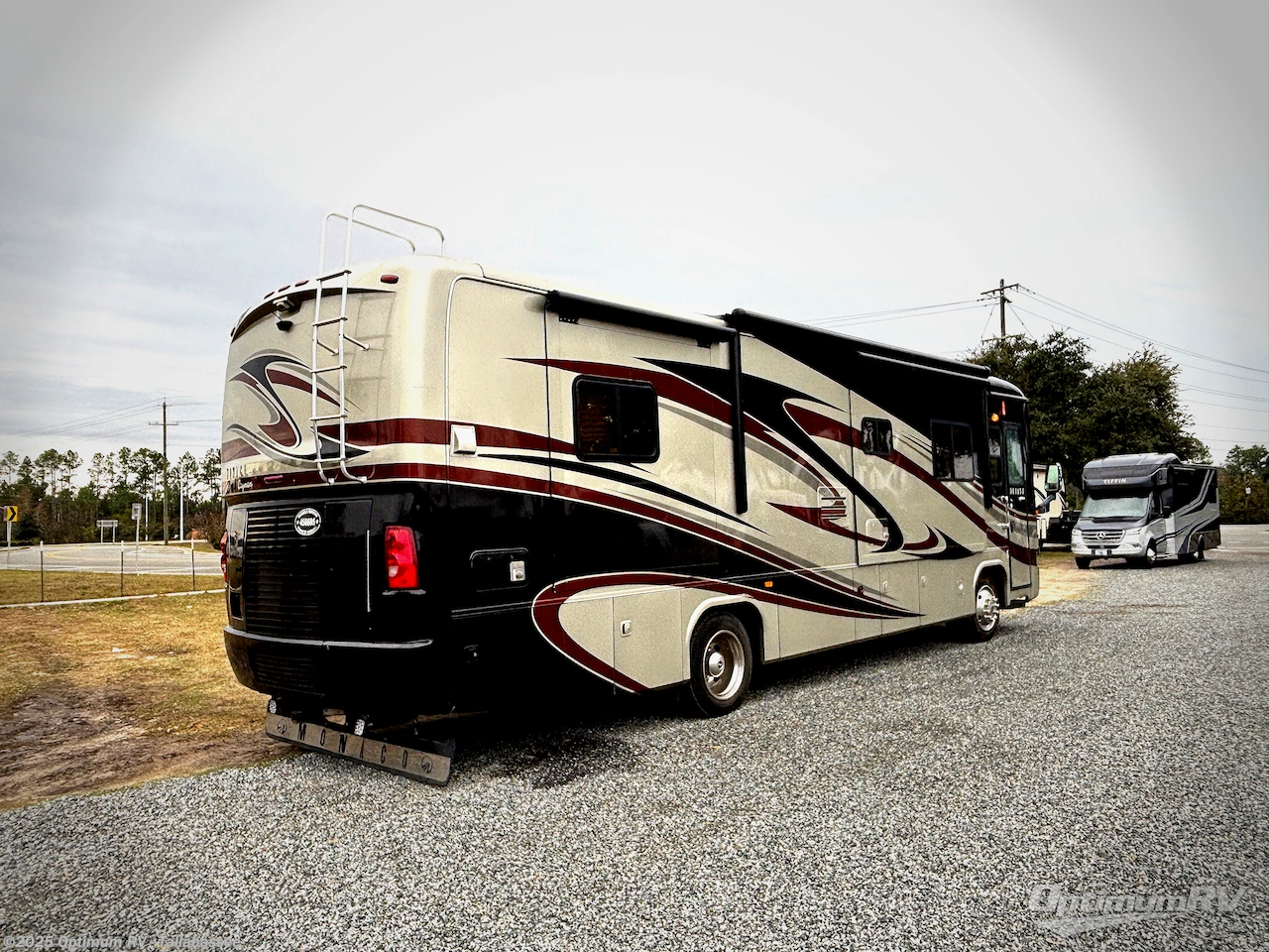 2009 Monaco RV Cayman 37PBQ - Used Class A For Sale by Optimum RV - Tallahassee in Tallahassee, Florida features Slideout