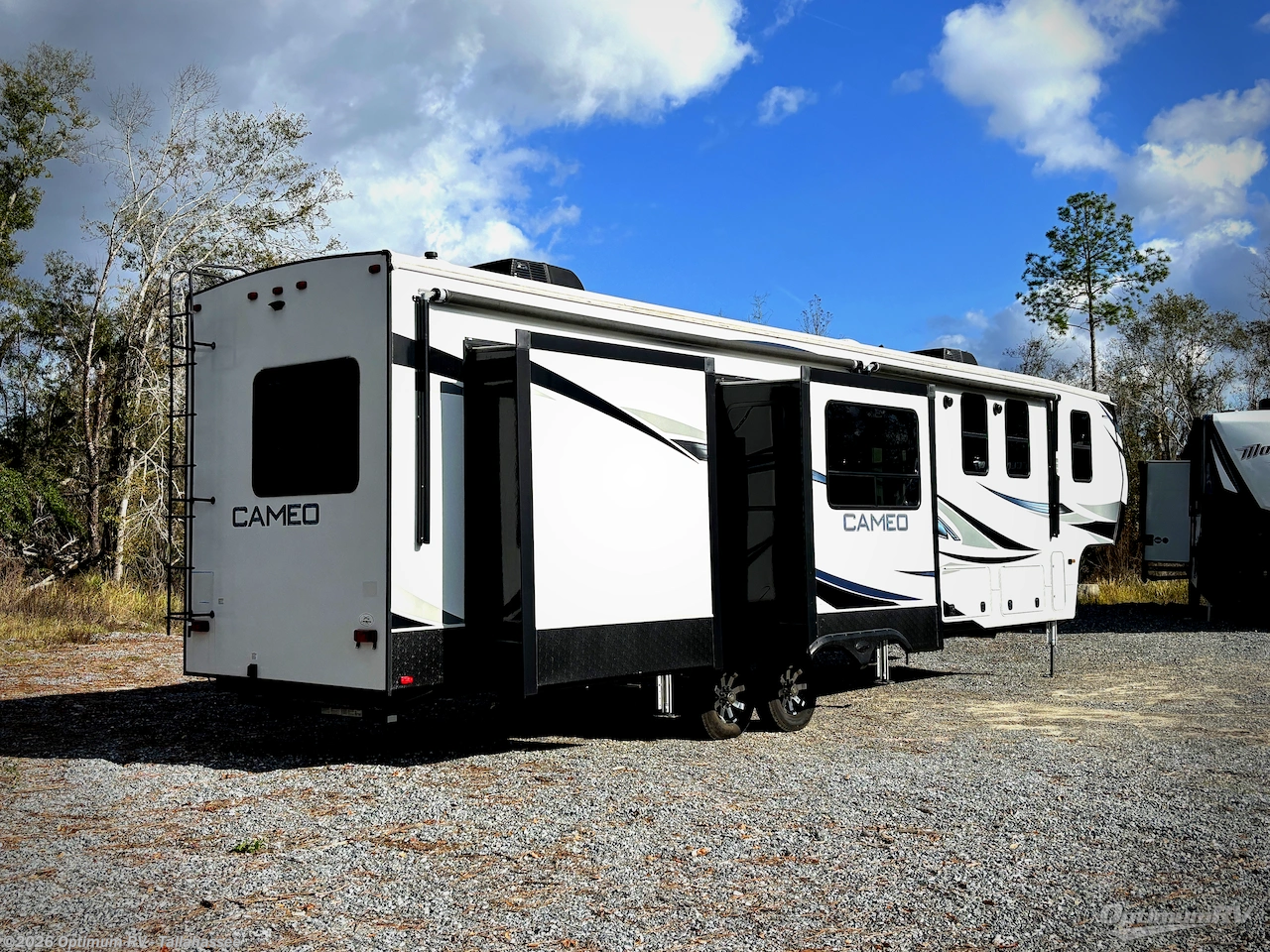 2022 CrossRoads Cameo CE3975CK - Used Fifth Wheel For Sale by Optimum RV - Tallahassee in Tallahassee, Florida features Awning, Slideout