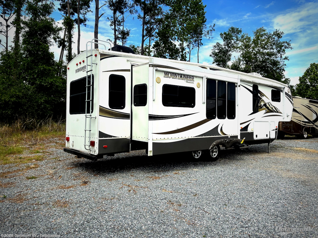 2013 Keystone Mountaineer 362RLQ - Used Fifth Wheel For Sale by Optimum RV - Tallahassee in Tallahassee, Florida features Slideout