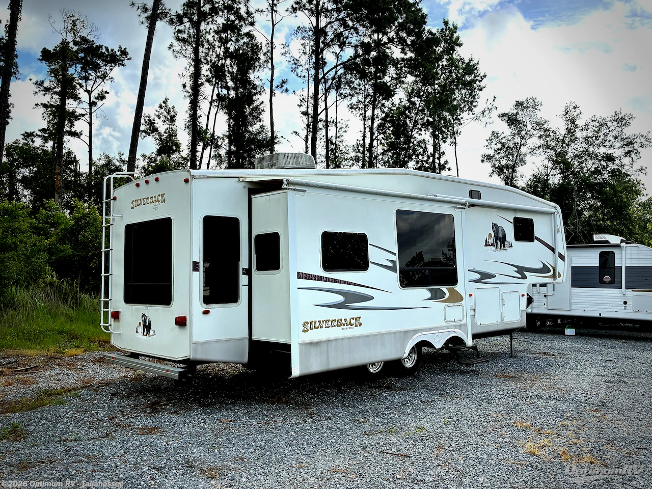 2007 Forest River Cedar Creek Silverback 33 LCDTS - Used Fifth Wheel For Sale by Optimum RV - Tallahassee in Tallahassee, Florida features Slideout