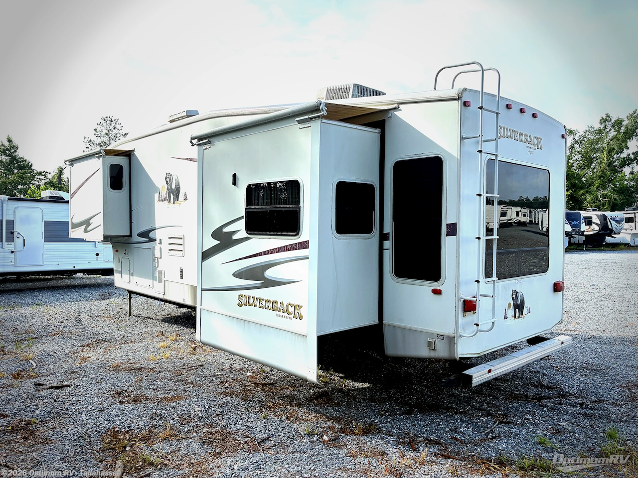 2007 Cedar Creek Silverback 33 LCDTS by Forest River from Optimum RV - Tallahassee in Tallahassee, Florida