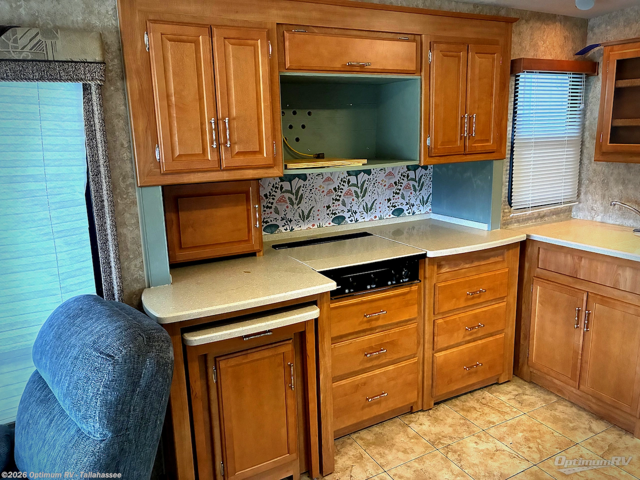 Used 2006 Winnebago Voyage 35A available in Tallahassee, Florida