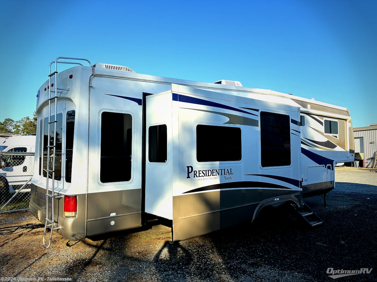 2009 Holiday Rambler Presidential Suite 36 RLT - Used Fifth Wheel For Sale by Optimum RV - Tallahassee in Tallahassee, Florida features Slideout