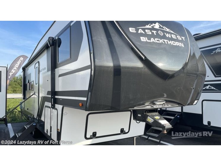 New 2024 East to West Blackthorn Half-Ton 27BH-OK available in Fort Pierce, Florida