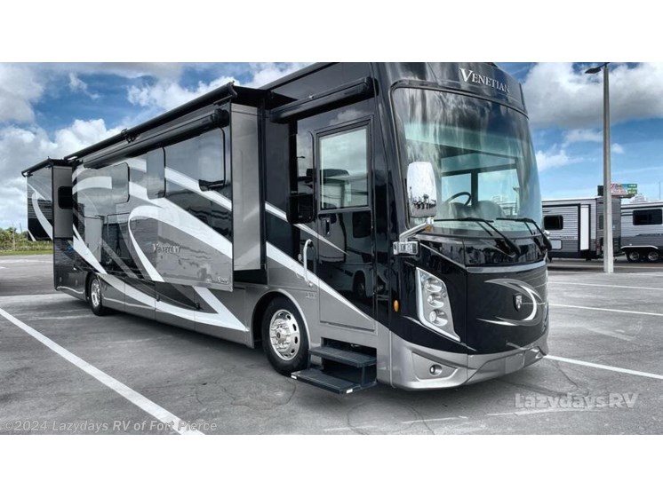 Used 20 Thor Motor Coach Venetian L40 available in Fort Pierce, Florida