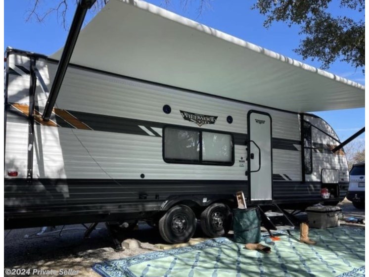 Used 2021 Forest River Wildwood X-Lite 261BHXL available in Rockwall, Texas