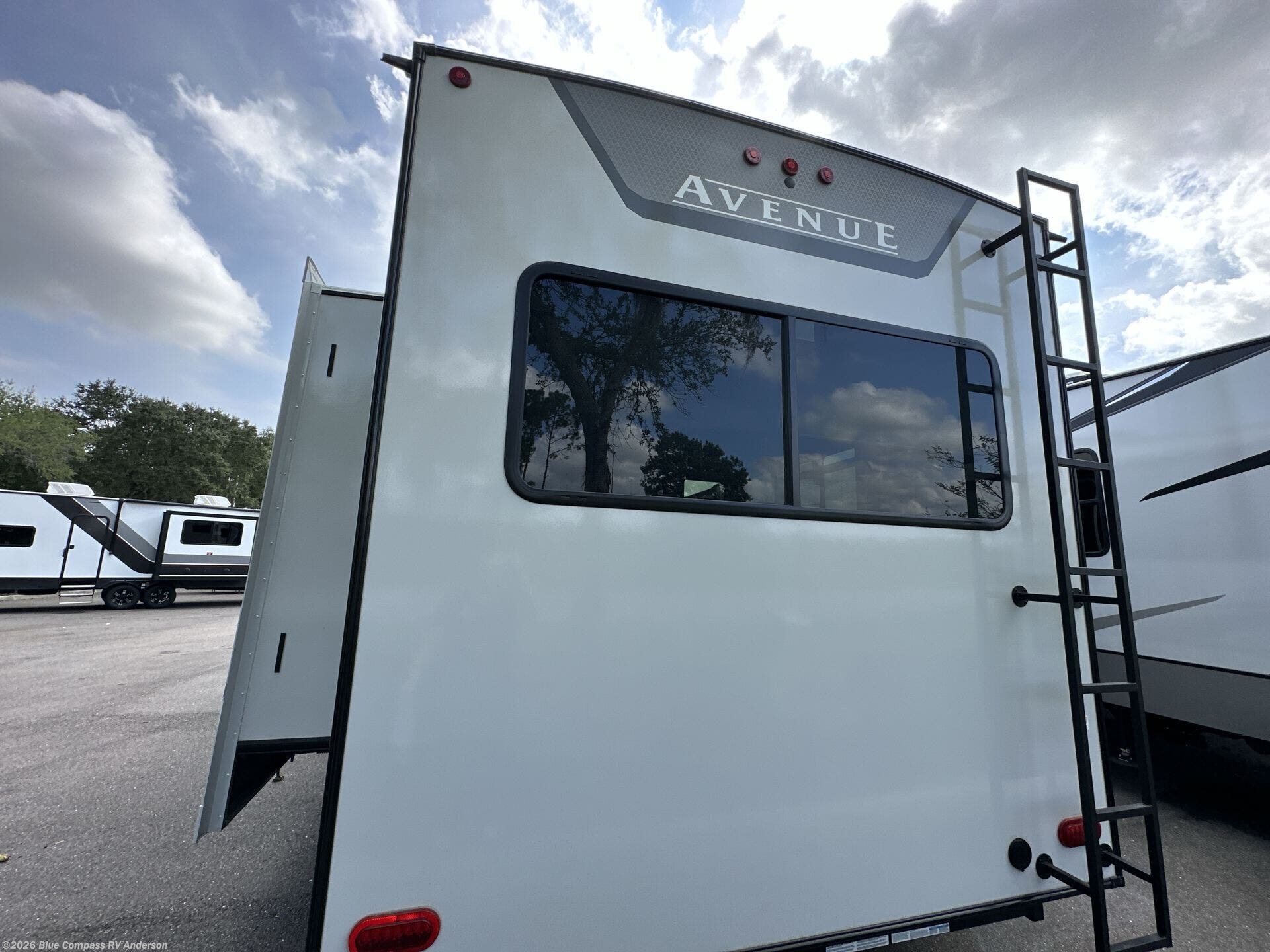 New 2026 Alliance RV Avenue 32RLS available in Anderson, California