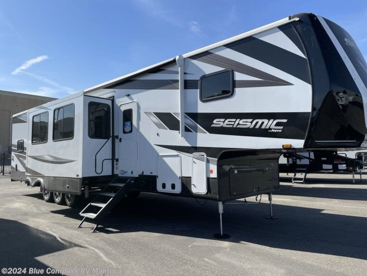 New 2024 Jayco Seismic 395 available in Manteca, California
