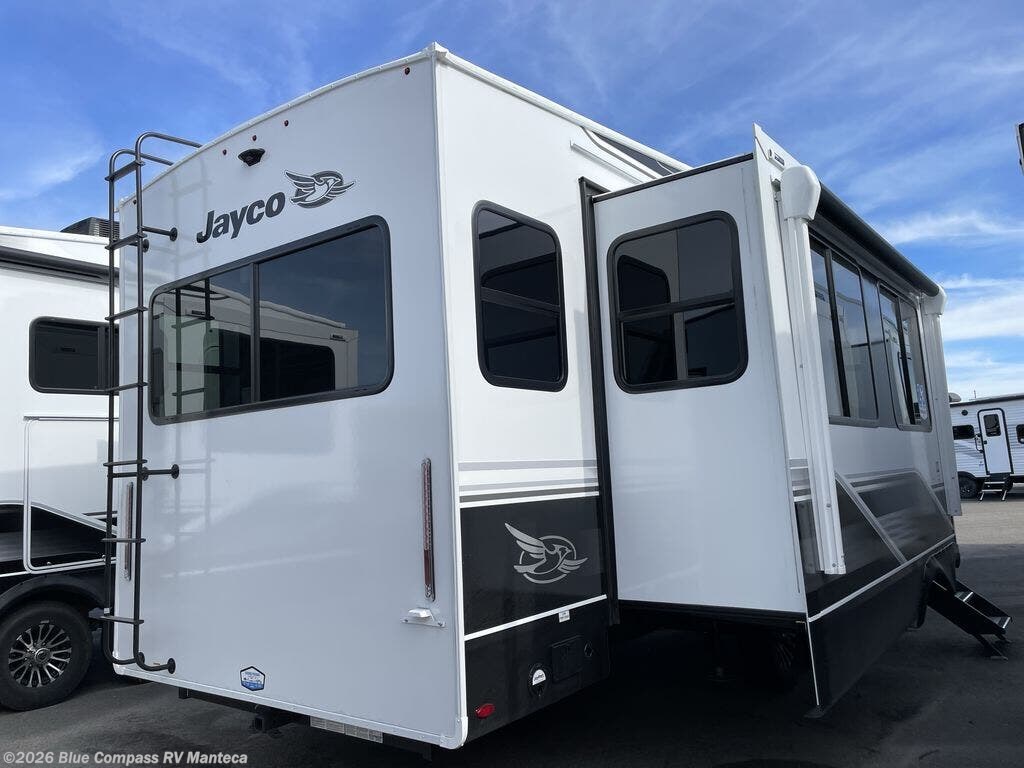 New 2025 Jayco Eagle 321RSTS available in Manteca, California