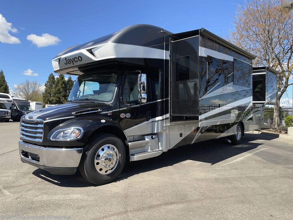 New 2025 Jayco Seneca 37M available in Manteca, California