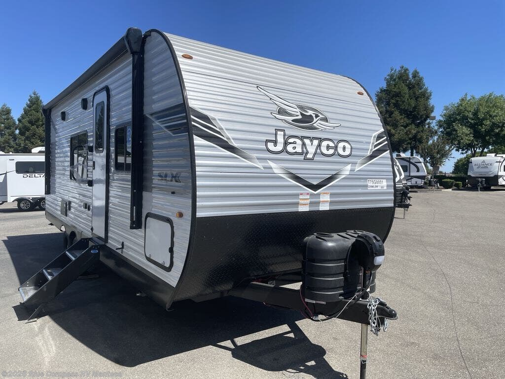New 2026 Jayco Jay Flight SLX 225MLSW available in Manteca, California