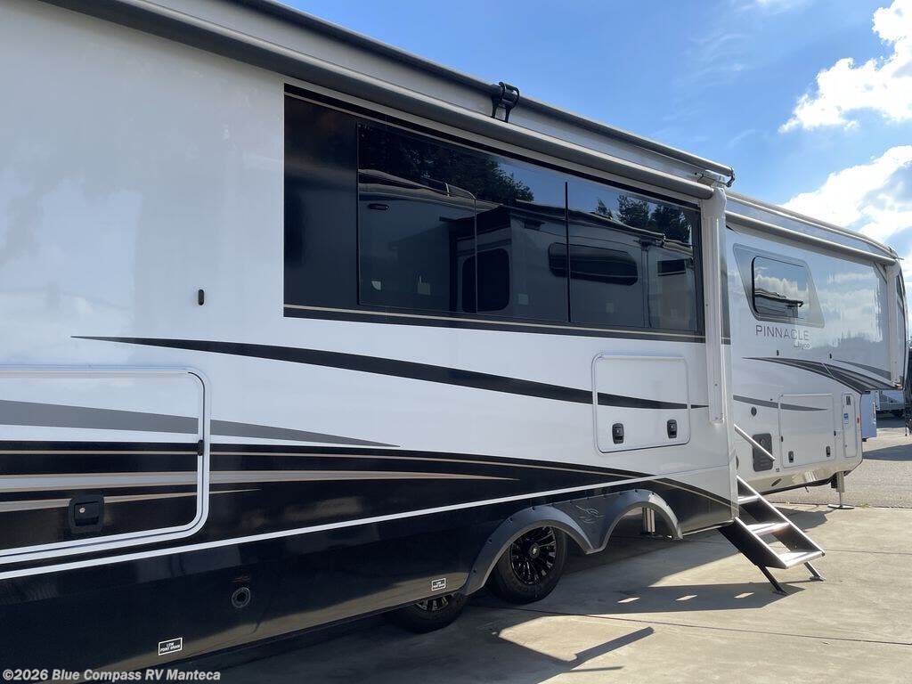 New 2026 Jayco Pinnacle 38FBRK available in Manteca, California