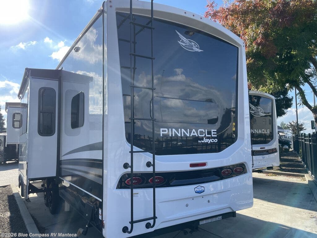 2026 Pinnacle 38FBRK by Jayco from Blue Compass RV Manteca in Manteca, California