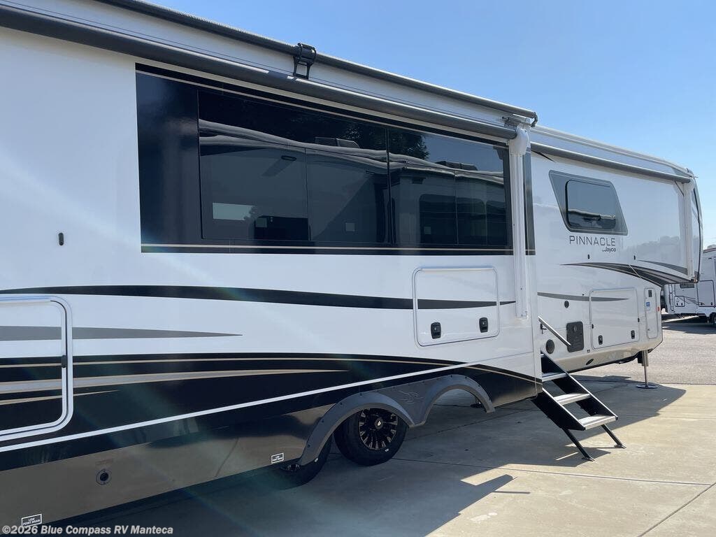 New 2026 Jayco Pinnacle 38FBRK available in Manteca, California