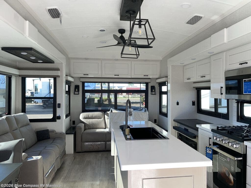 New 2026 Jayco Pinnacle 36FBTS available in Manteca, California