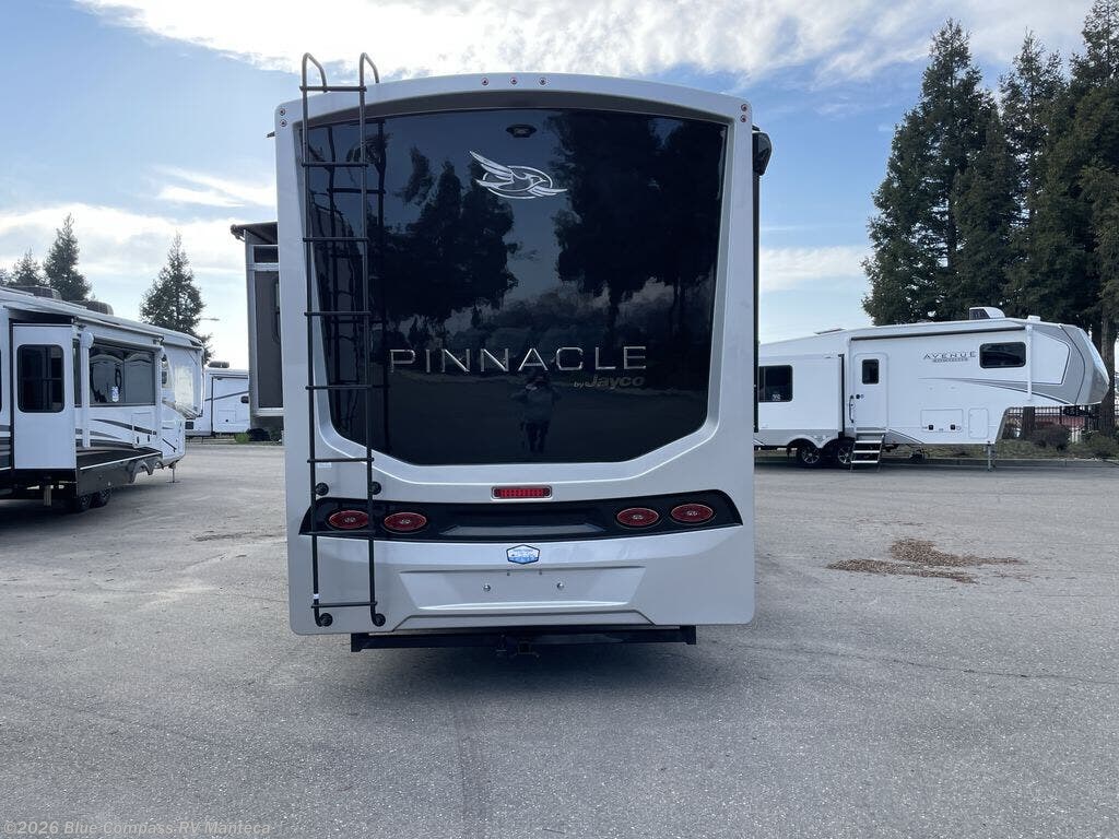 2026 Pinnacle 39FLOK by Jayco from Blue Compass RV Manteca in Manteca, California