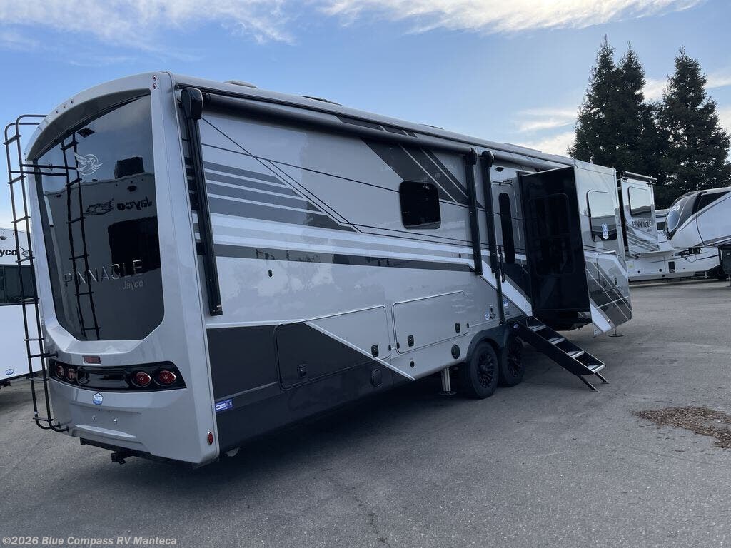 New 2026 Jayco Pinnacle 39FLOK available in Manteca, California