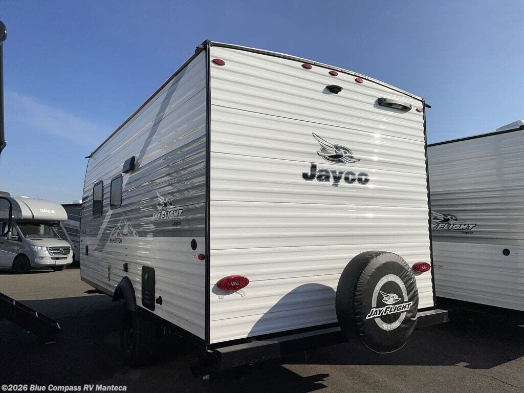 New 2026 Jayco Jay Flight SLX 175FQW available in Manteca, California