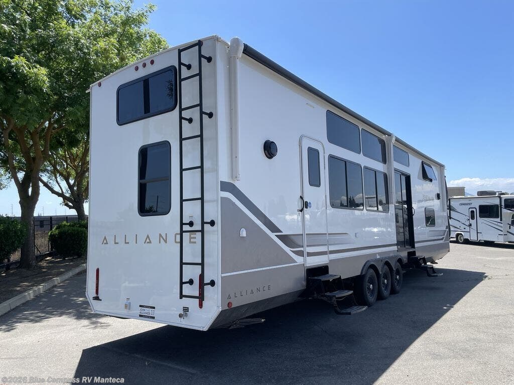 2026 Benchmark 44LFT by Alliance RV from Blue Compass RV Manteca in Manteca, California