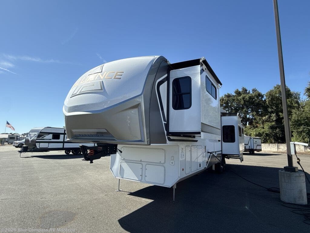 New 2026 Alliance RV Paradigm 395DS available in Manteca, California