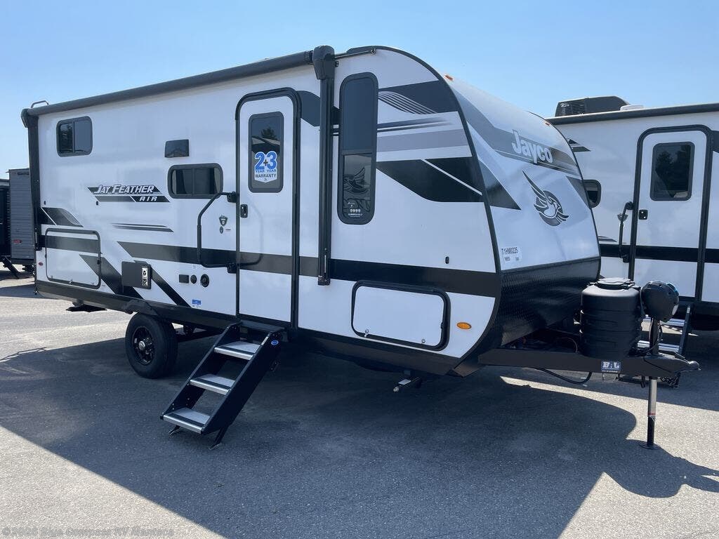 New 2026 Jayco Jay Feather Air 19MBS available in Manteca, California