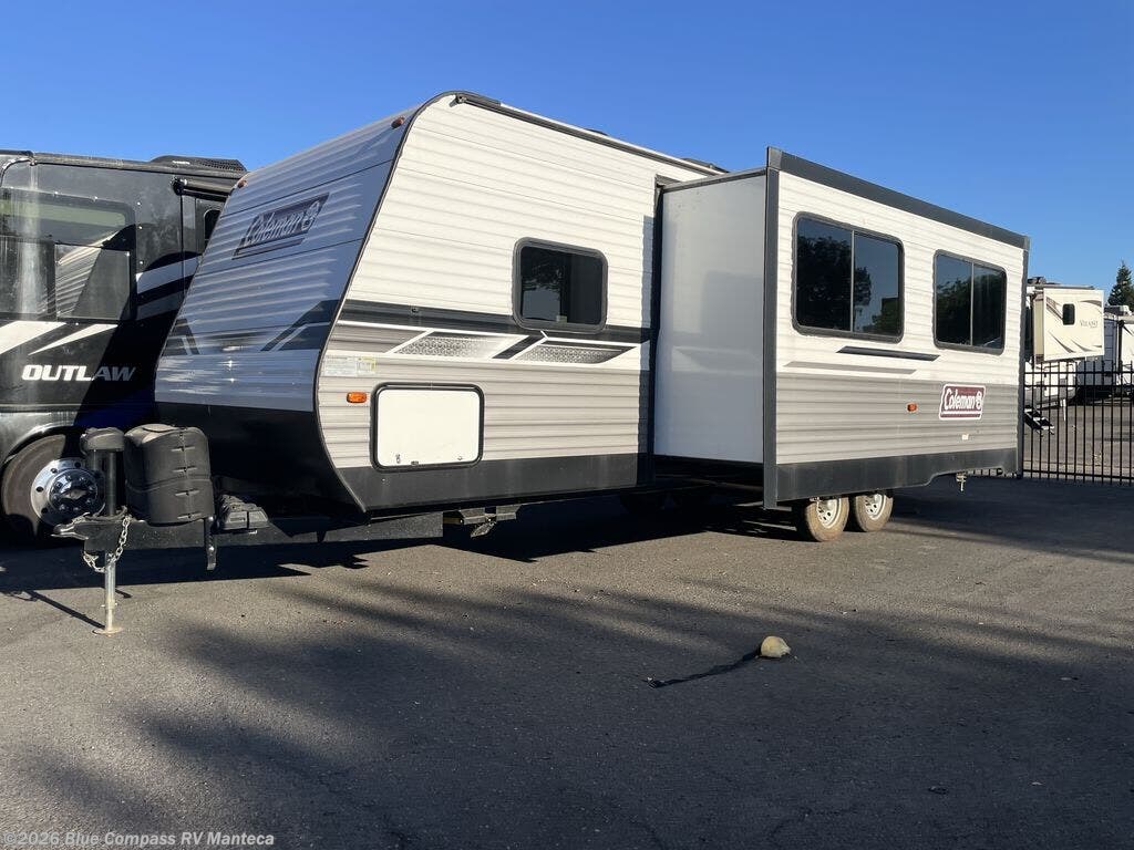 Used 2022 Coleman Lantern Series 295QB available in Manteca, California