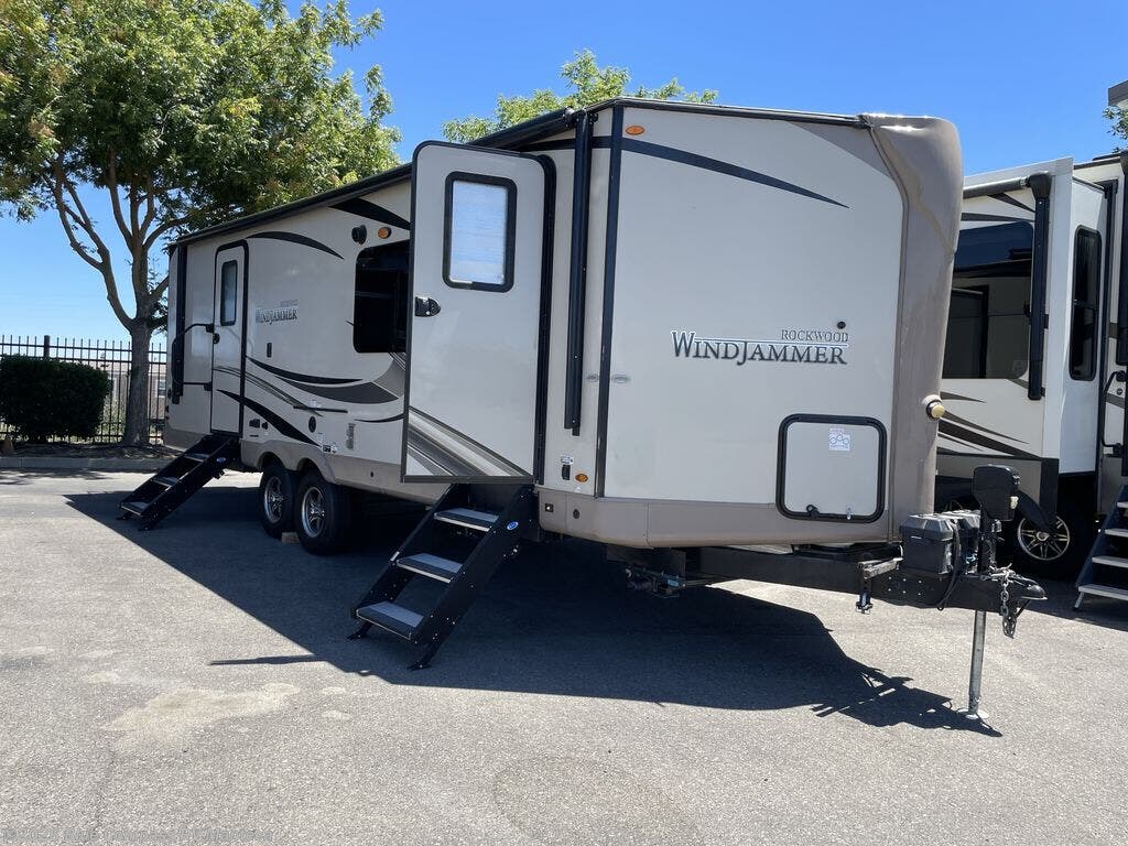 Used 2018 Forest River Rockwood Wind Jammer 2618VS available in Manteca, California