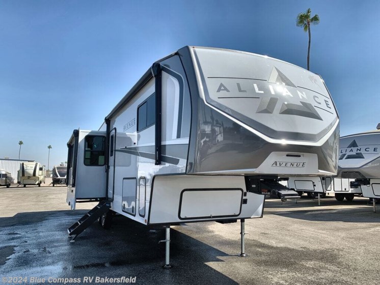 New 2025 Alliance RV Avenue 32RLS available in Bakersfield, California