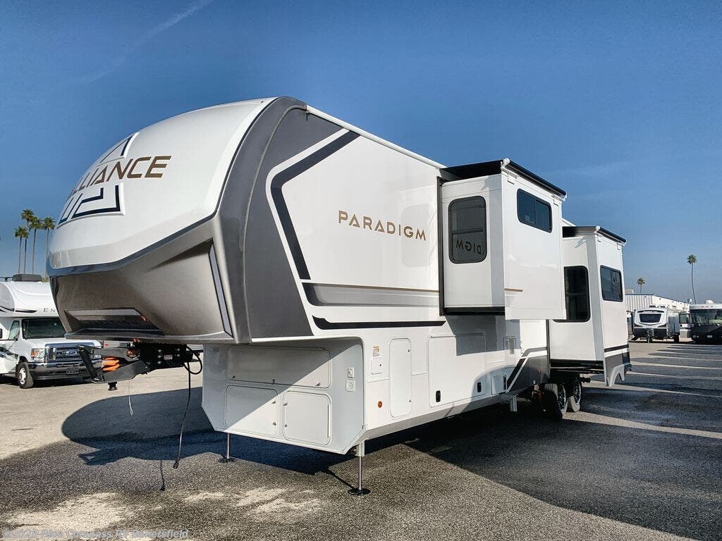 New 2025 Alliance RV Paradigm 382RK available in Bakersfield, California