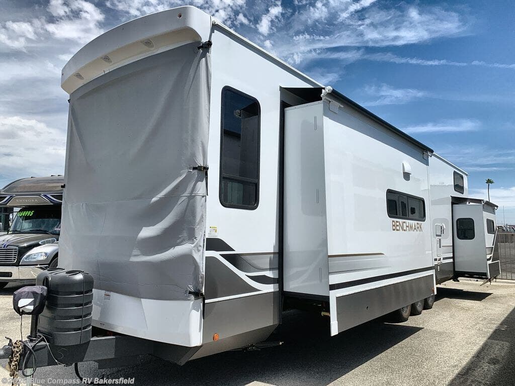 New 2026 Alliance RV Benchmark 42LFT available in Bakersfield, California