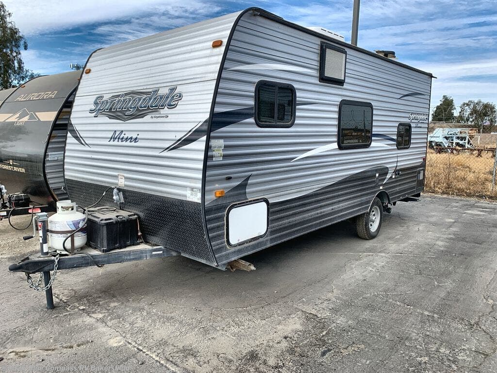 Used 2018 Keystone Summerland Mini 1800BH available in Bakersfield, California