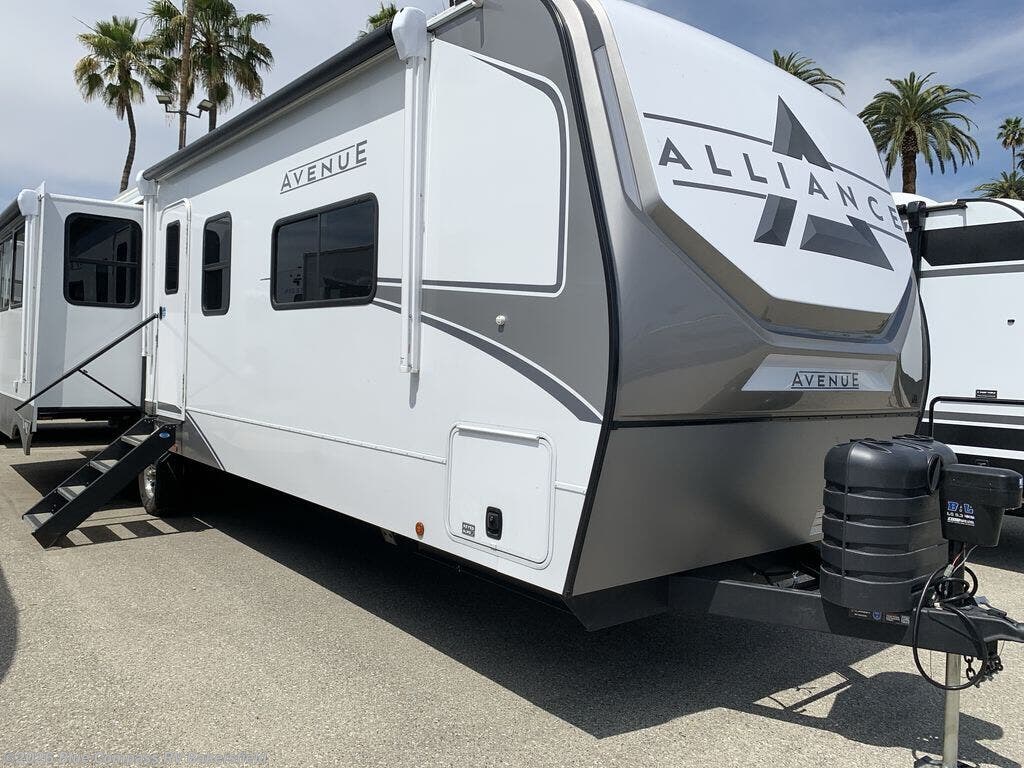 2026 Avenue 332RL by Alliance RV from Blue Compass RV Bakersfield in Bakersfield, California