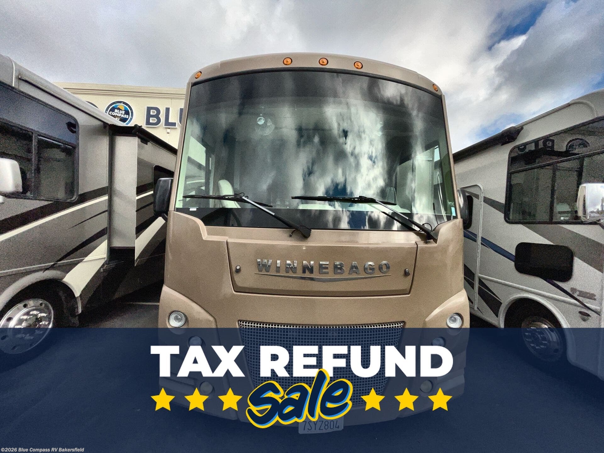 2015 Winnebago Vista 27N - Used Class A For Sale by Blue Compass RV Bakersfield in Bakersfield, California features Slideout