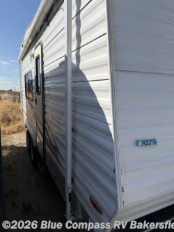 2016 Carson Trailer Fun Runner 182FC - Used Toy Hauler For Sale by Blue Compass RV Bakersfield in Bakersfield, California