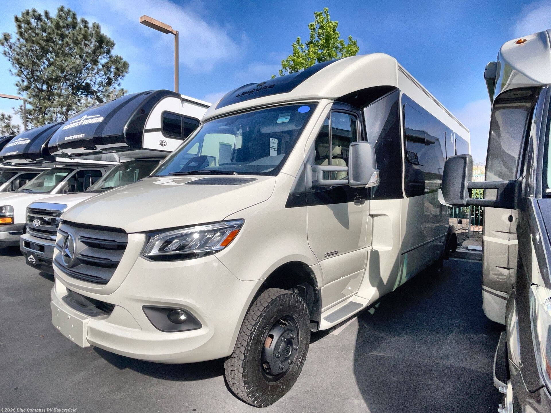 New 2026 Leisure Travel Unity U24TBX available in Bakersfield, California