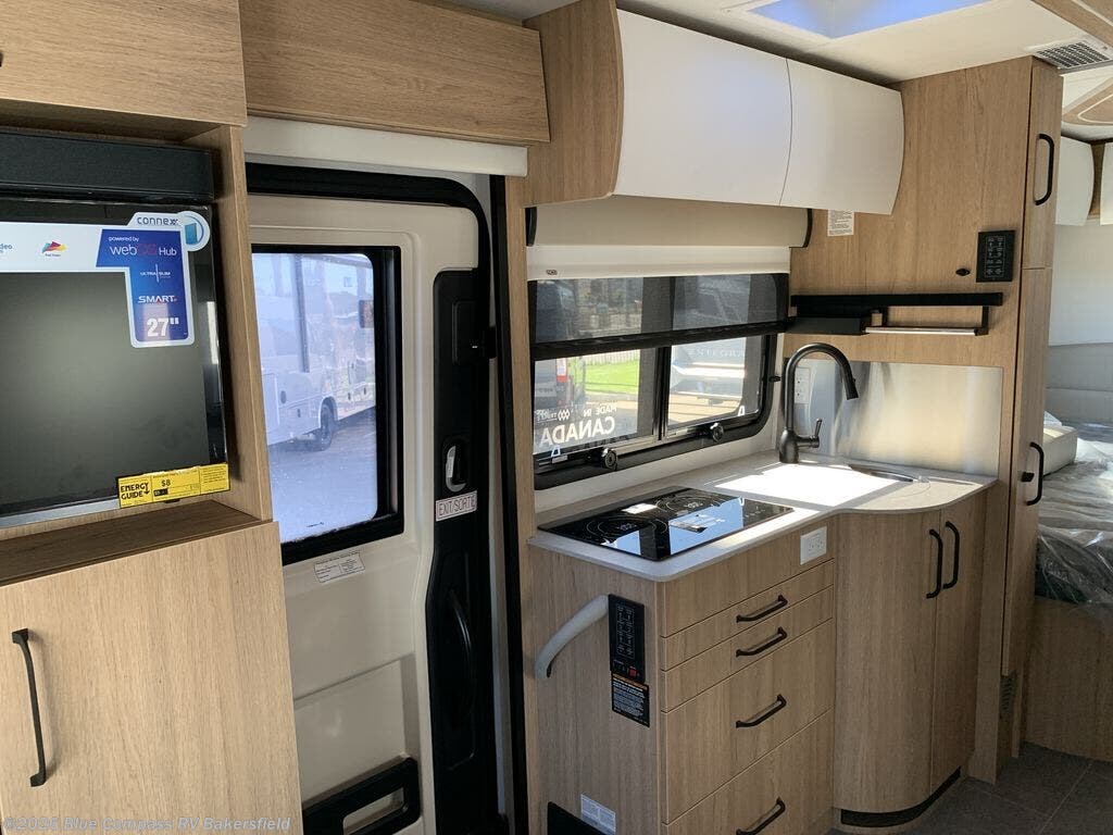 New 2026 Leisure Travel Unity U24CB available in Bakersfield, California